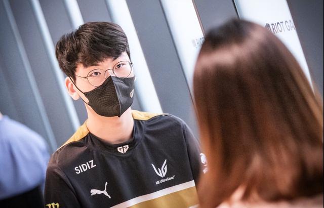 侧巧妙地过 侧巧妙地过