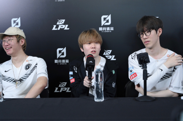 中的困局 中的困局